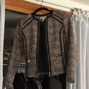 Fashionable tweed cropped blazer